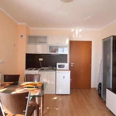 New Estate In Chateau Valon Slăntjev Brjag
